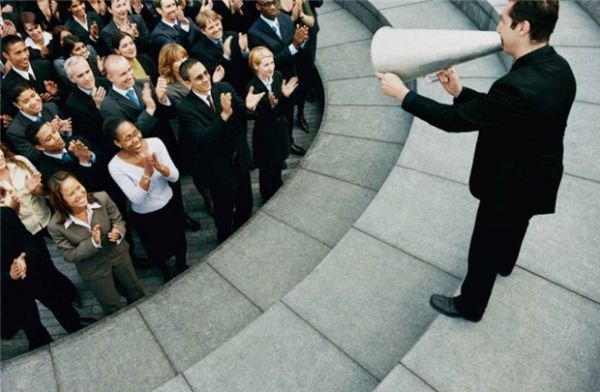 8 Bí kíp cải thiện truyền thông nội bộ - iHCM