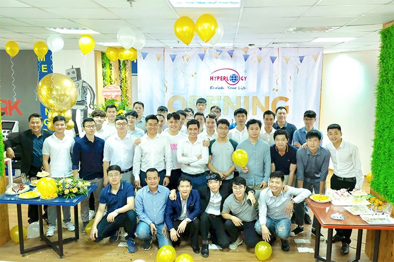 Các chàng trai thông minh, nhiệt huyêt và đam mê công nghệ của nhà Hyperlogy