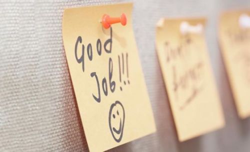 Cách khen ngợi nhân viên hiệu quả - iHCM